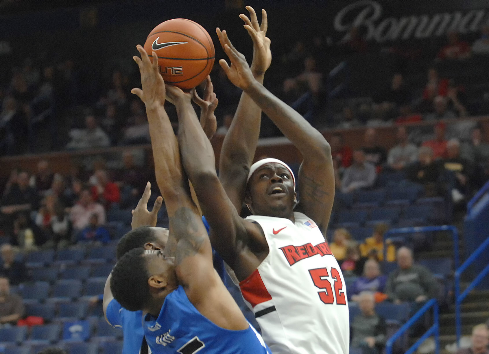 030318-blm-spt-7isuhoops